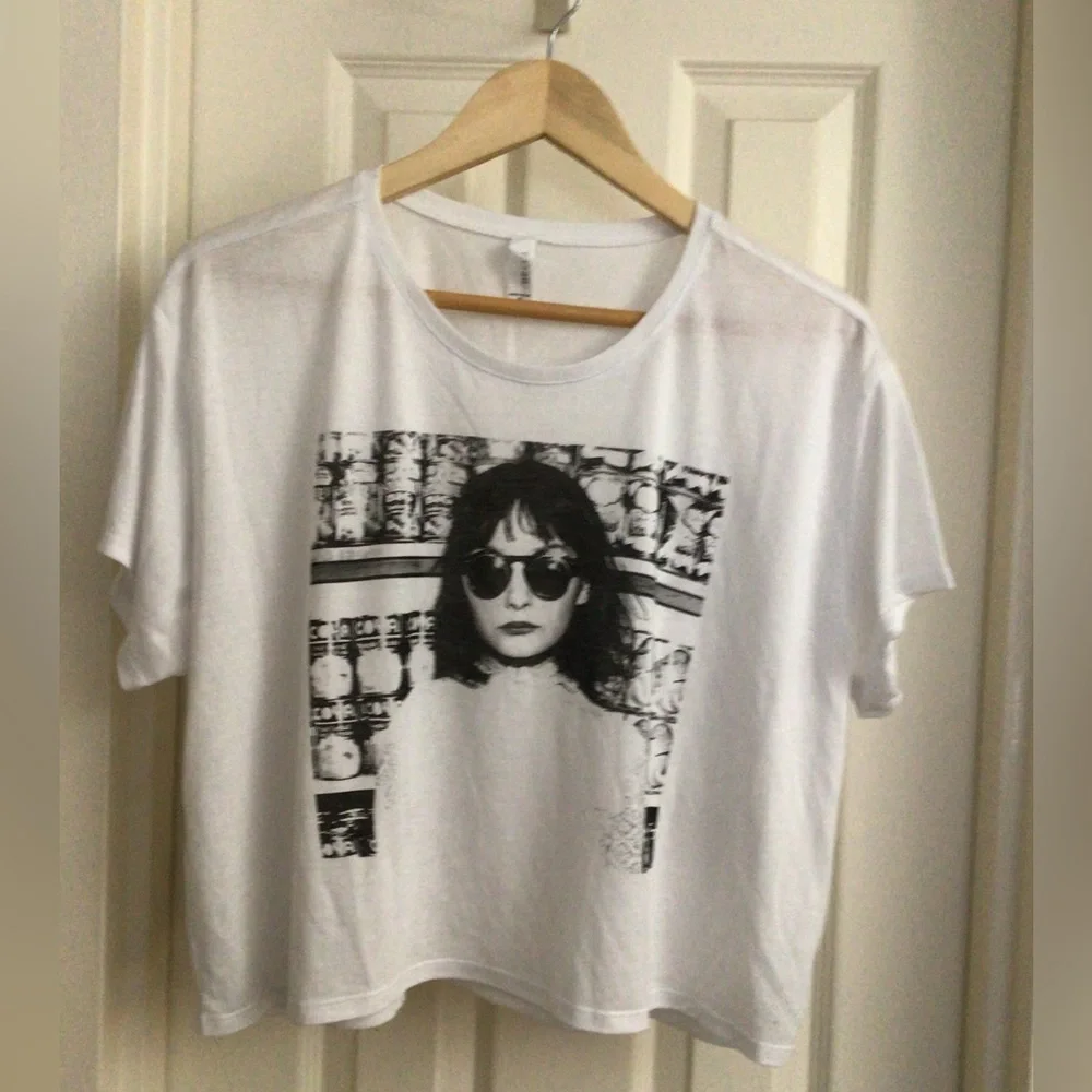 Graphic Crop Top Photo Art Black and White S-M - Picture 2 of 4